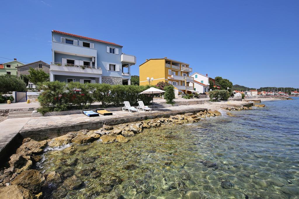 Apartment Punta Preko