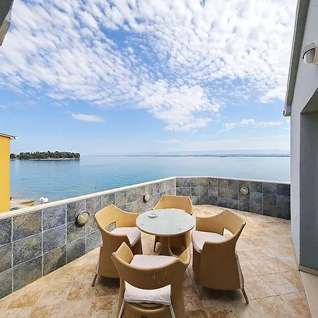 Punta Preko Apartments Esterno foto