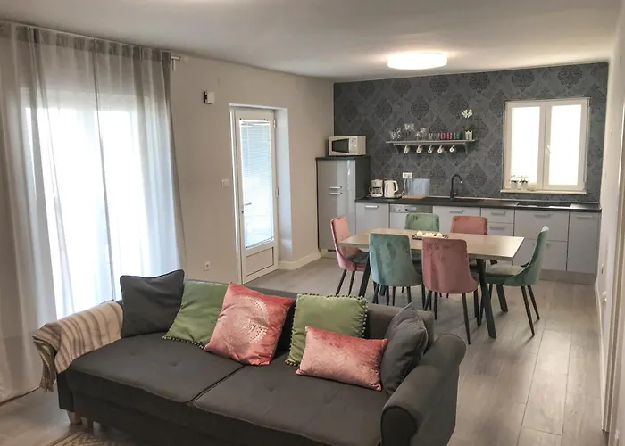 Punta Preko Apartments